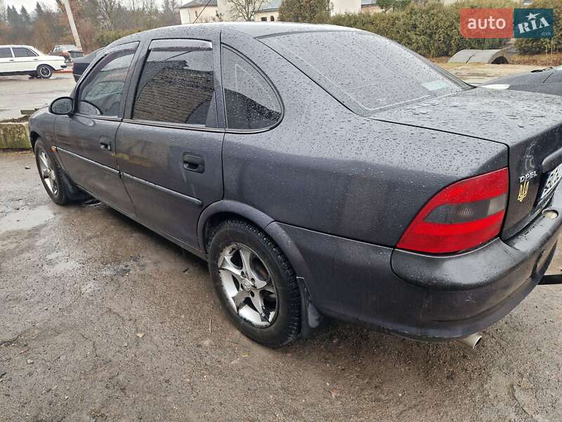 Седан Opel Vectra 1997 в Золочеві
