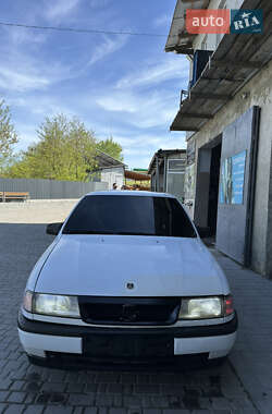 Седан Opel Vectra 1989 в Кадубівцях