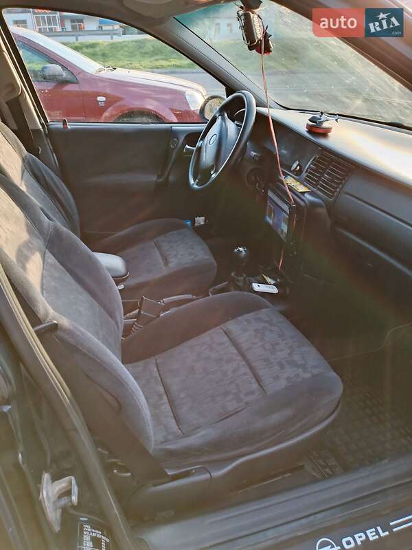 Универсал Opel Vectra 2000 в Белой Церкви
