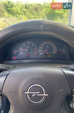 Седан Opel Vectra 2002 в 