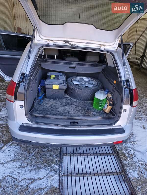 Универсал Opel Vectra 2004 в Черновцах