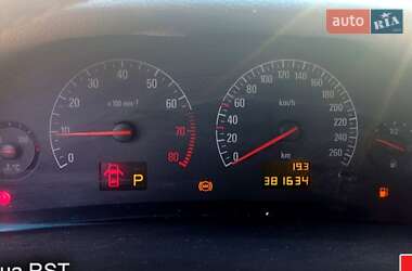 Седан Opel Vectra 2003 в 
