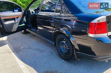 Седан Opel Vectra 2004 в 