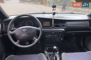 Лифтбек Opel Vectra 1997 в 