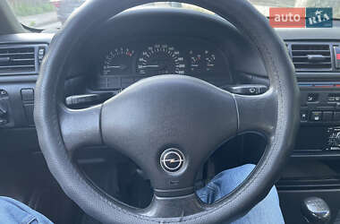 Седан Opel Vectra 1989 в 