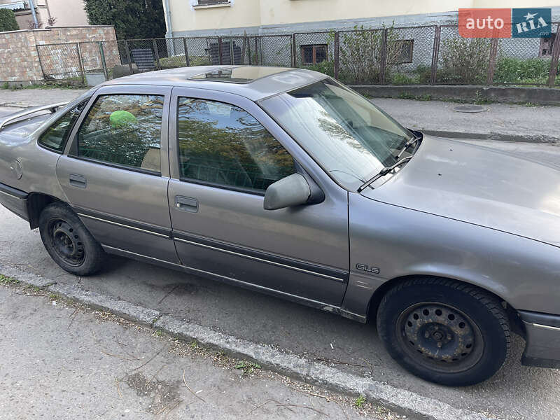 Седан Opel Vectra 1989 в Чернівцях