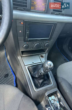Седан Opel Vectra 2003 в 