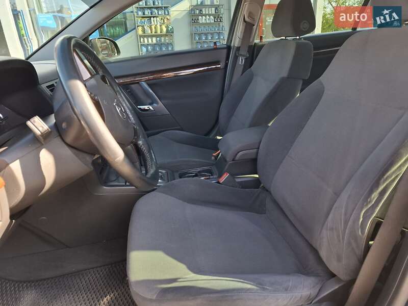 Седан Opel Vectra 2004 в Миколаєві