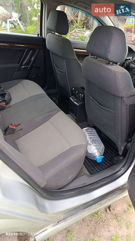 Седан Opel Vectra 2002 в Новомосковську