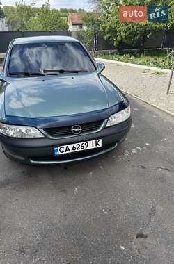 Лифтбек Opel Vectra 1999 в 