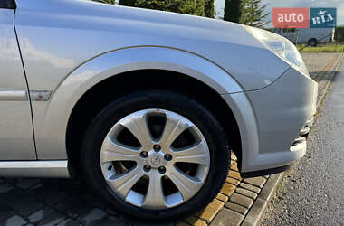 Седан Opel Vectra 2005 в 