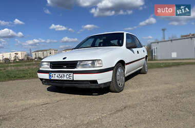 Ліфтбек Opel Vectra 1992 в Коломиї