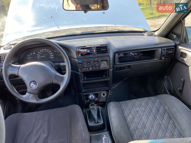 Лифтбек Opel Vectra 1992 в Коломые