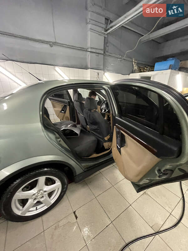 Седан Opel Vectra 2004 в Львове