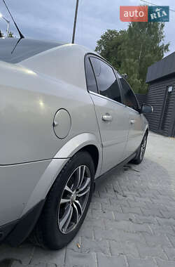 Седан Opel Vectra 2005 в 