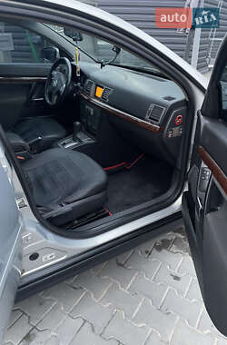 Седан Opel Vectra 2005 в 