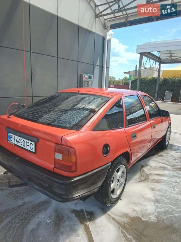 Лифтбек Opel Vectra 1991 в Беляевке