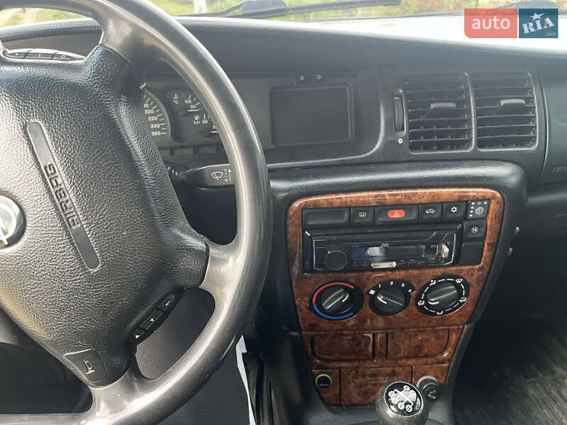 Седан Opel Vectra 1996 в Ямполі