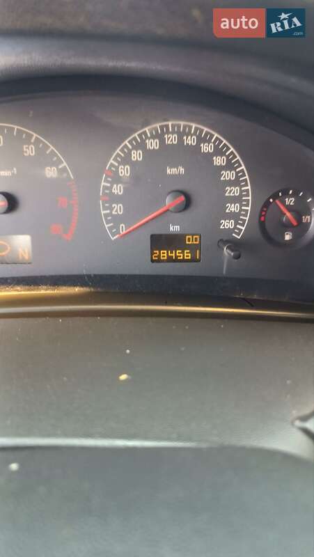 Седан Opel Vectra 2003 в Олександрівці