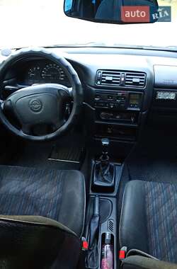 Седан Opel Vectra 1994 в 