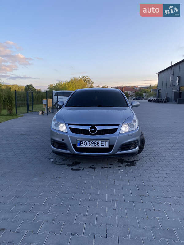 Седан Opel Vectra 2007 в Тернополе