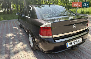 Седан Opel Vectra 2005 в 