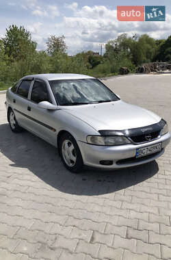 Ліфтбек Opel Vectra 1998 в Бережанах
