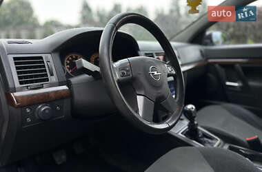 Седан Opel Vectra 2004 в 