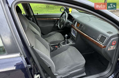 Седан Opel Vectra 2004 в 