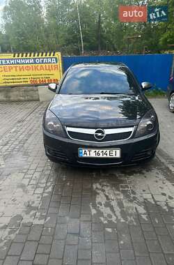 Седан Opel Vectra 2006 в Долині