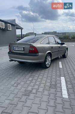 Ліфтбек Opel Vectra 1998 в 