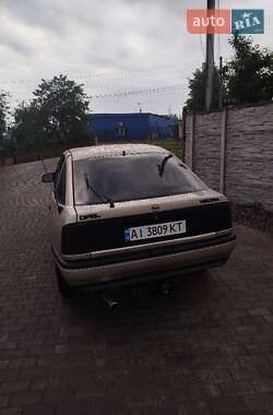 Лифтбек Opel Vectra 1989 в 
