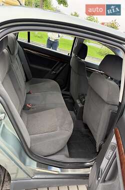 Седан Opel Vectra 2003 в 