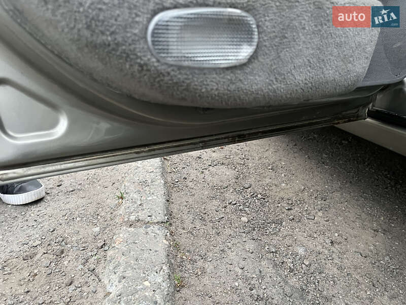 Седан Opel Vectra 1996 в Днепре