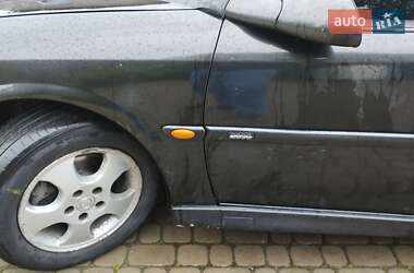 Лифтбек Opel Vectra 2000 в 
