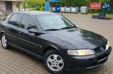 Лифтбек Opel Vectra 2000 в 