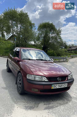 Лифтбек Opel Vectra 1997 в Сходнице