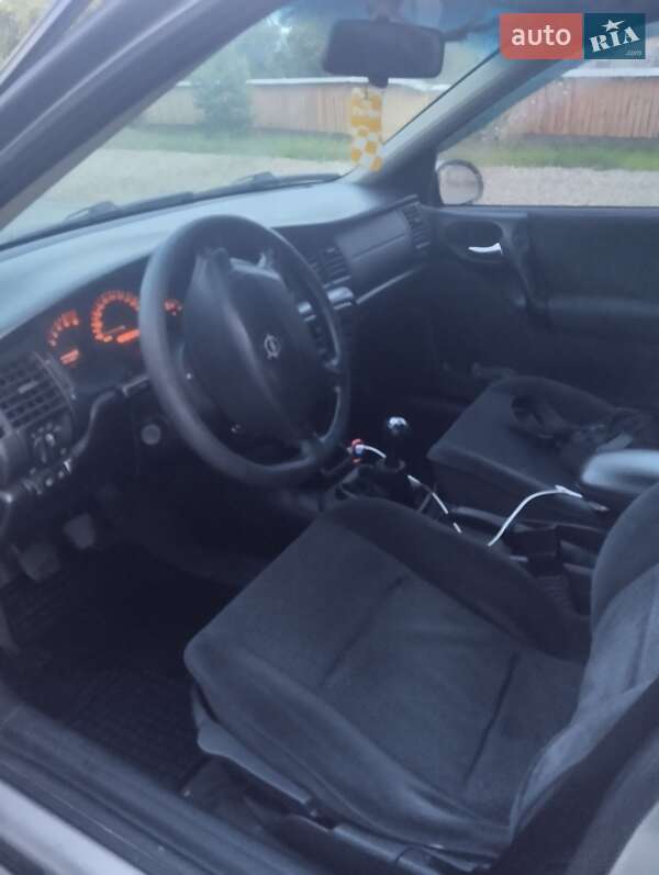 Универсал Opel Vectra 2000 в Кутах