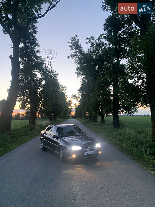Седан Opel Vectra 2000 в Скалате