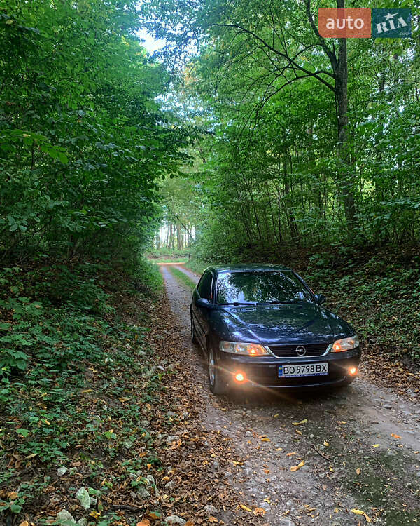 Седан Opel Vectra 2000 в Скалате