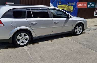 Универсал Opel Vectra 2004 в 