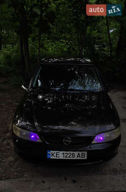 Лифтбек Opel Vectra 2000 в Днепре