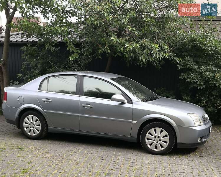 Седан Opel Vectra 2004 в 