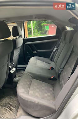 Седан Opel Vectra 2004 в 