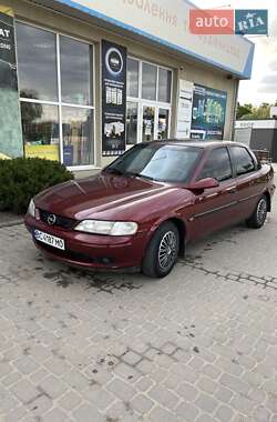 Седан Opel Vectra 1998 в Самборі