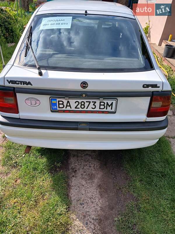 Ліфтбек Opel Vectra 1994 в Кременчуці фото 4 Ліфтбек Opel Vectra 1994 в Кременчуці
