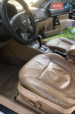 Седан Opel Vectra 2004 в 