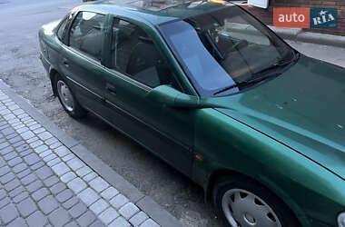 Седан Opel Vectra 1996 в 