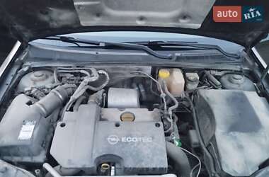 Седан Opel Vectra 2002 в 