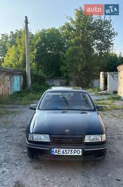 Седан Opel Vectra 1990 в Днепре